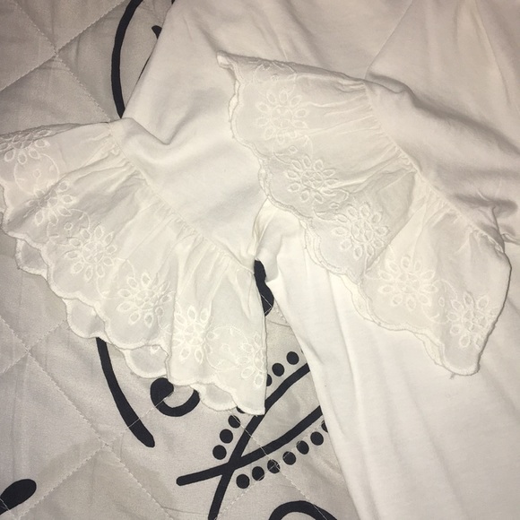 ✨NWT LAST🏷DROP Chic & Classy Scalloped SLEEVE TOP - Picture 4 of 4